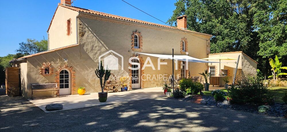 Vente Propriété/Château Propriété de caractère en pierre avec piscine – Cadre bucolique et préservé. Avrille