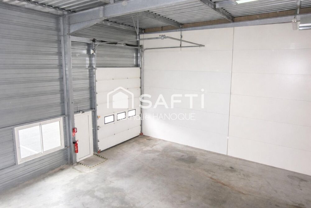   Box 250 m2 dont 39m² de bureau en rdc et étage - Zone d'activités ANET Houdan