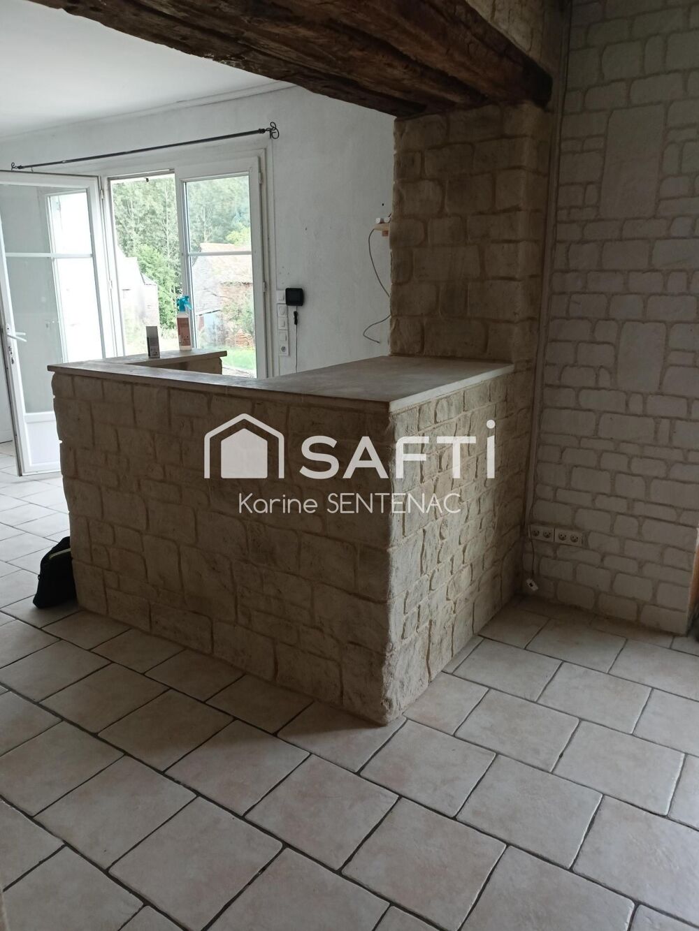 Vente Maison TRES GRAND POTENTIEL ET VOUS TROUVEREZ UNE PROPRIETE AU BORD DE LA DIVE POUR UN MOMENT DE DEPENTANTE OU DE PECHE Saint-chartres