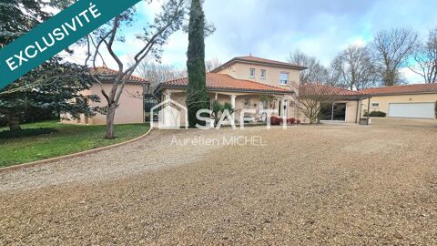   Grande maison familiale 236 m� avec piscine � Calme absolu � � 30 km de Lyon Maison - 8 pi�ce(s) - 236 m�