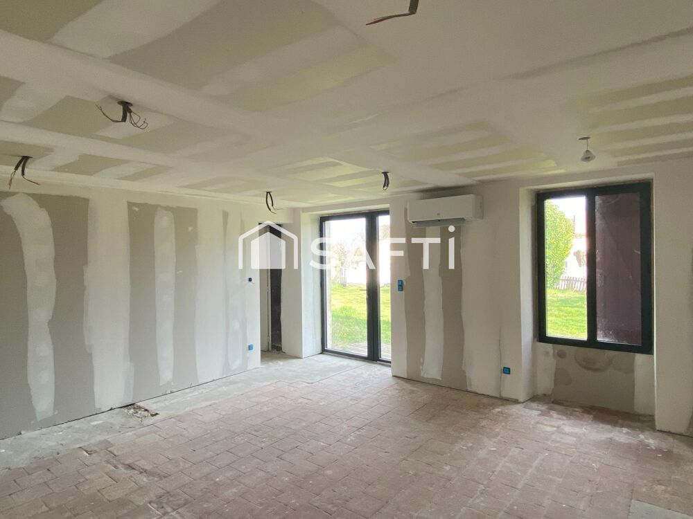 Vente Maison Corps de ferme 500m2 sur un terrain clos 1.5 ha Lhommaize