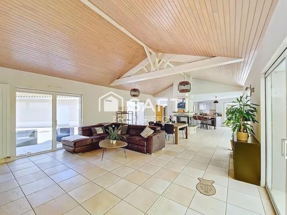Vente Maison CADRE UNIQUE : MAISON, ÉTANG ET PISCINE Mortagne-sur-sevre