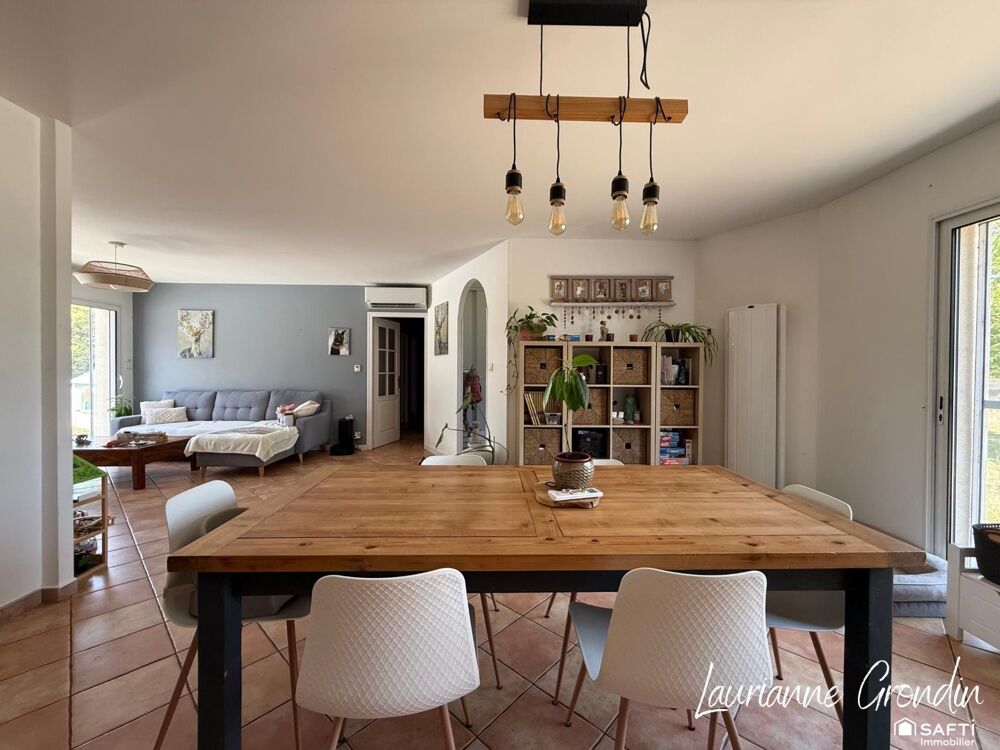 Vente Maison Coup de cœur assuré • Pavillon de plain-pied ultra-économe (DPE C) avec piscine – Proche Saint-Jean-d'Angély Saint-pierre-de-l'isle
