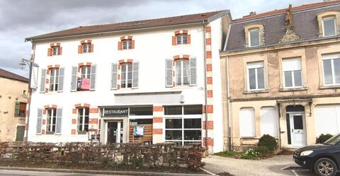   Rare, ce bel immeuble commercial contenant un restaurant renomm, sa terrasse et son appartement de fonction 