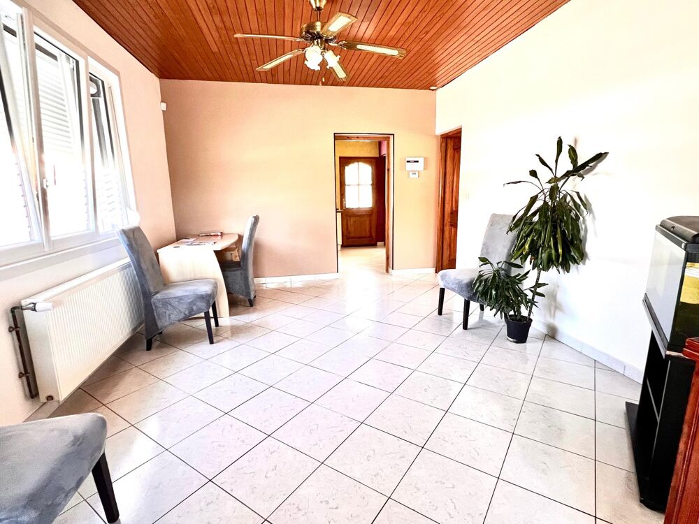 Plain-pied individuel avec garage, terrasse, jardin, 2 ch