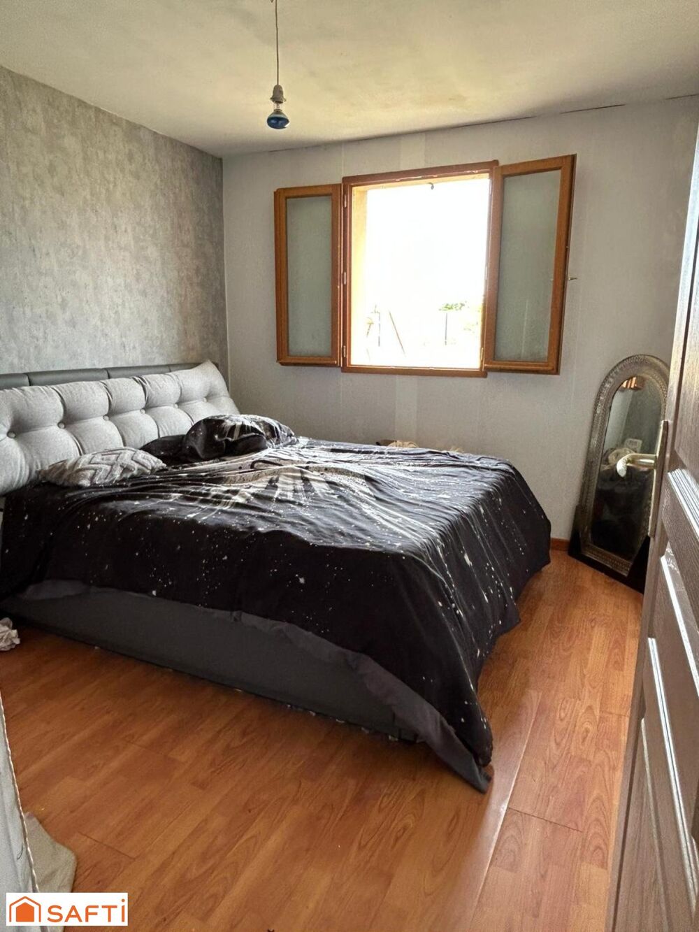 Maison 102 m2, 889 de superficie terrain