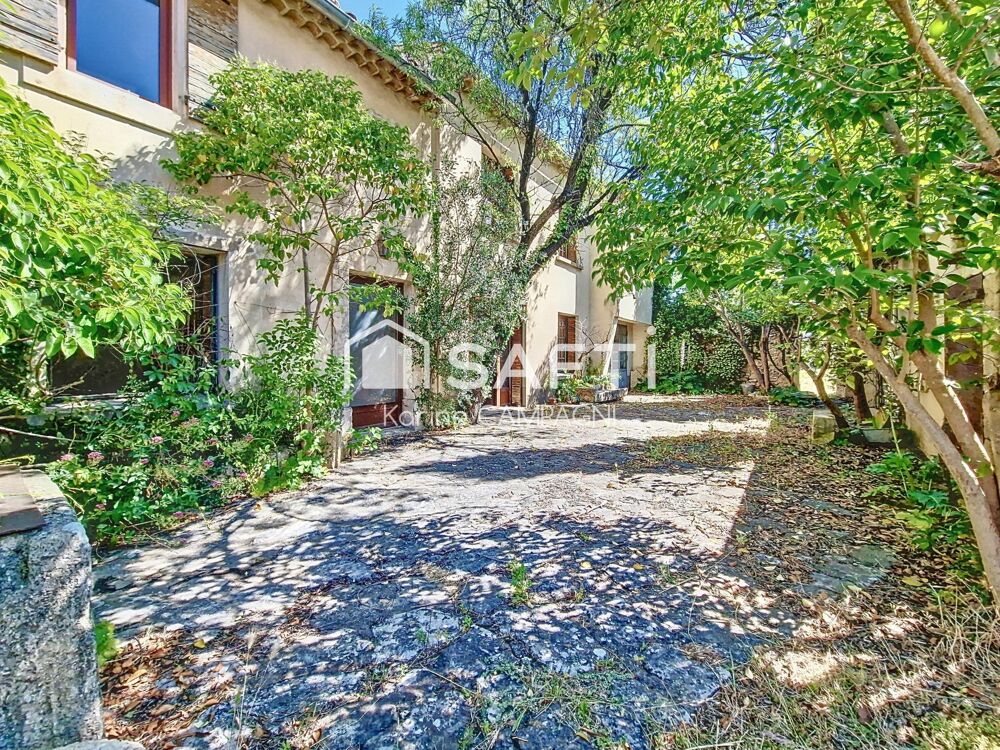 Vente Maison Robion – Bastide du XIXe siècle à rénover avec dépendances Robion