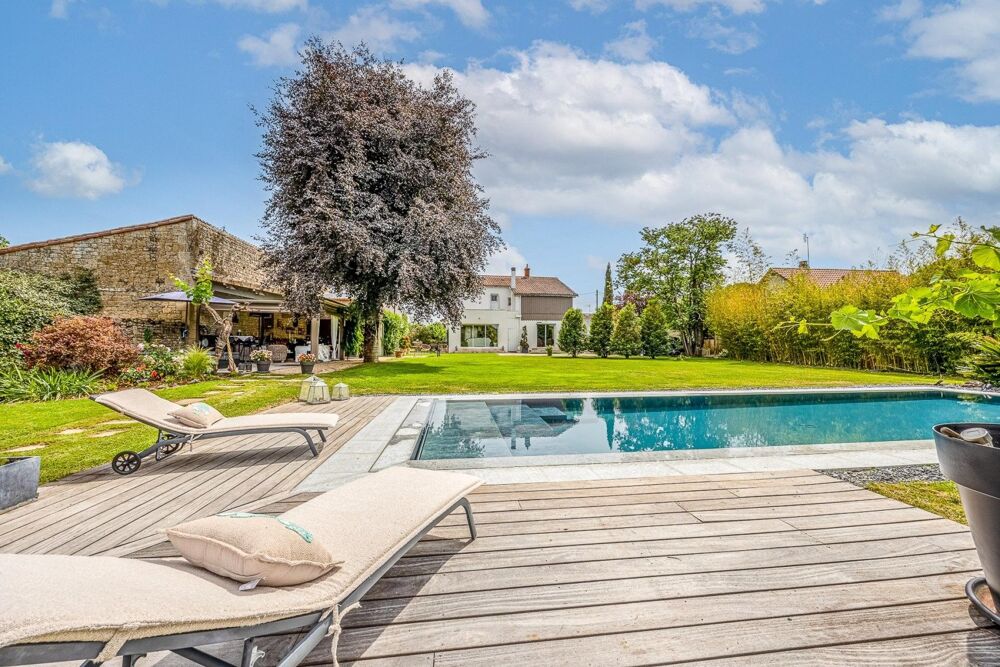 Maison 9 pièces 240 m² · à Niort · 240 m² · 615 000 €