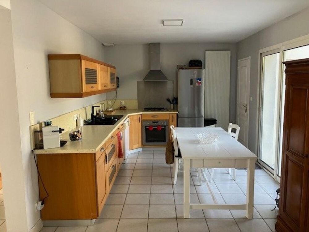 Vente Maison Venez découvrir cette maison familiale dans un quartier résidentiel sur Trélazé proche des écoles et des commerces, bien desserv Trelaze