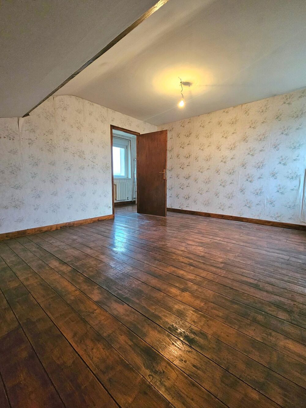 Vente Maison Maison individuelle de 3 chambres avec garage et grand terrain Verdun