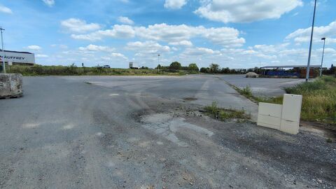 TERRAIN 8777 m² pour stockage ou utilisation en show room, excellente visibilité ! 2200 62232 Annezin