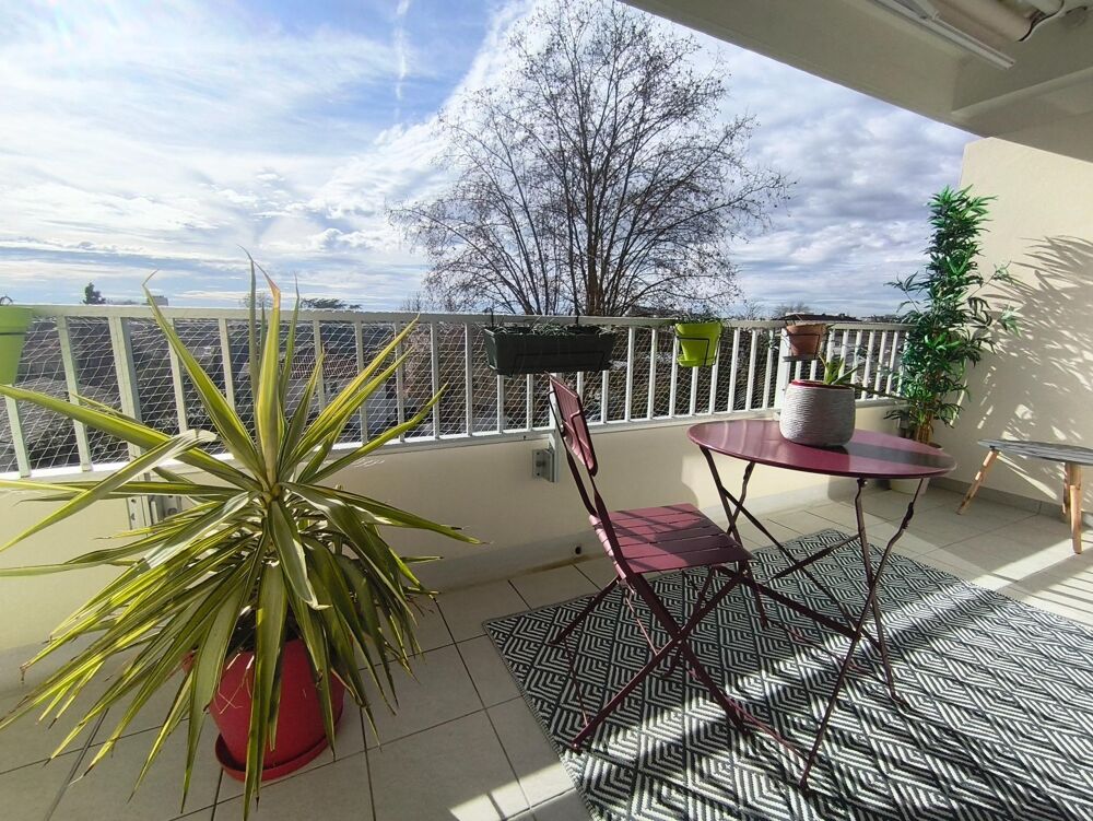 Vente Appartement Lumineux T4 avec de beaux volumes et balcons. Bordeaux