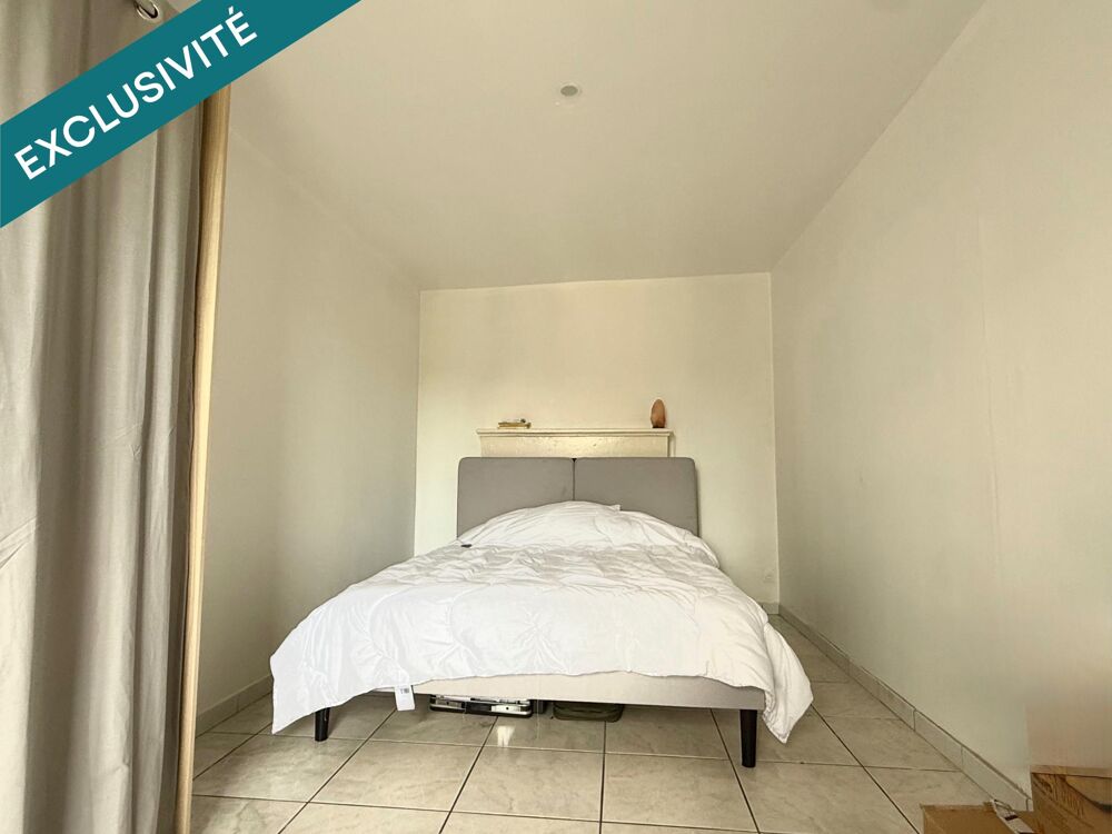 Longère rénovée divisée en deux logements avec dépendances et terrain de 1 297 m² - Fontenay-le-Comte