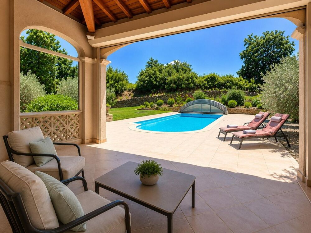 Bien rare sur le secteur ! Vue dégagée sur le Mont Ventoux, aucun vis-à-vis, piscine, garage et terrain de 2 136 m². Une villa d