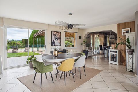   Villa 8 pi�ces avec piscine Maison - 8 pi�ce(s) - 200 m�