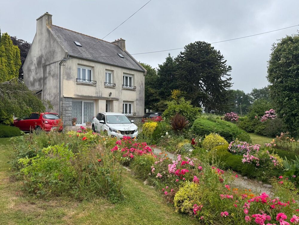 Maison familiale sur 3 900 m² de jardin bucolique  Fort potentiel d'aménagement à Plabennec
