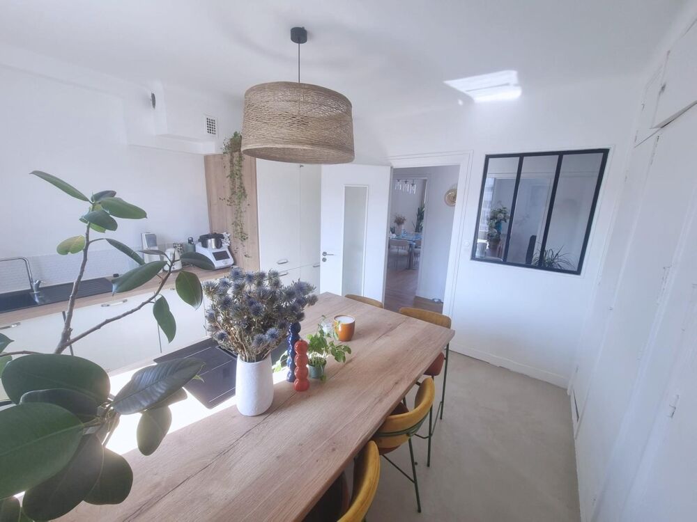 Dernier étage lumineux, sans vis-à-vis, refait à neuf, 3 chambres, Box