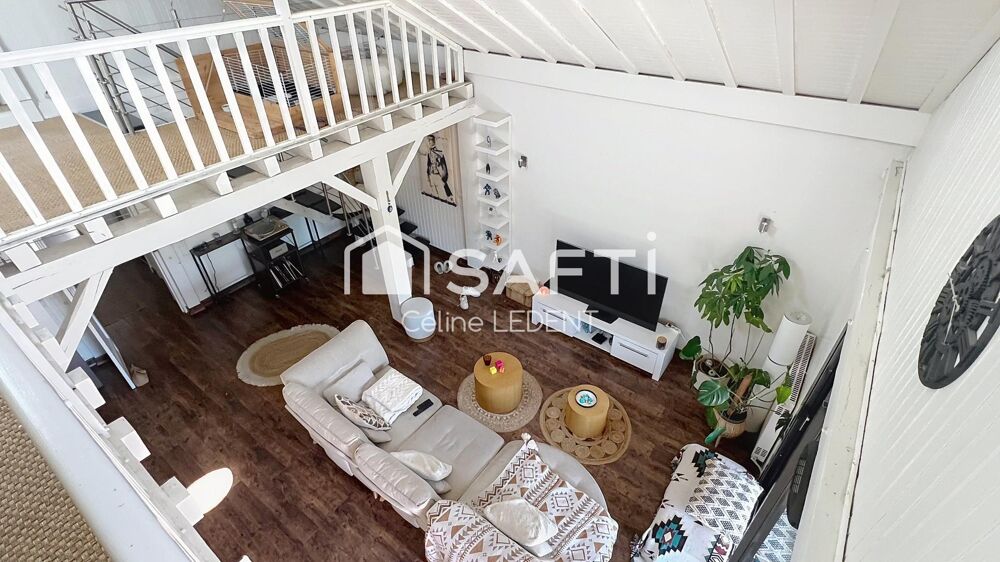 Sur 268m2 de terrain, belle maison de caractère proposant de beaux volumes (135 m2carrez, 160m2 habitables) et un superbe espace