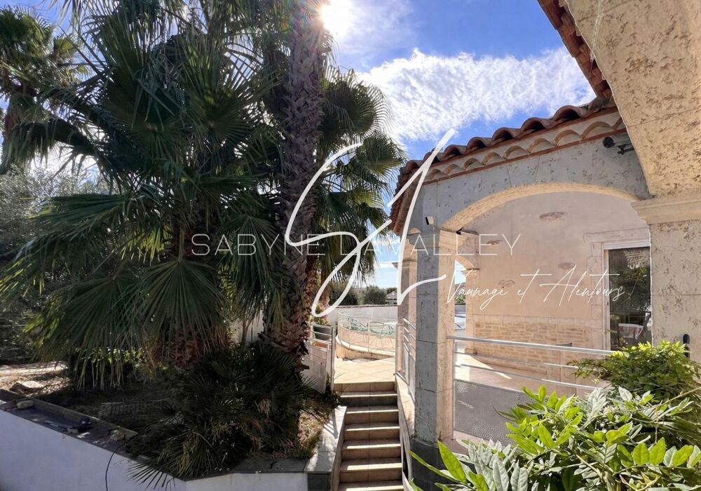 Vente Maison 152 m², 931 m² de terrain, une piscine et de beaux volumes… ici, l'espace ne manque pas, les projets non plus ! Saint-bres