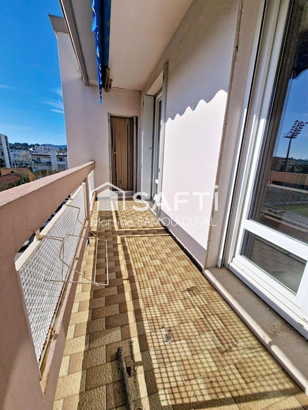 Vente Appartement La Seyne appartement au troisième et dernier sans ascenseur étage d'une petite résidence de 4 étages. La seyne-sur-mer