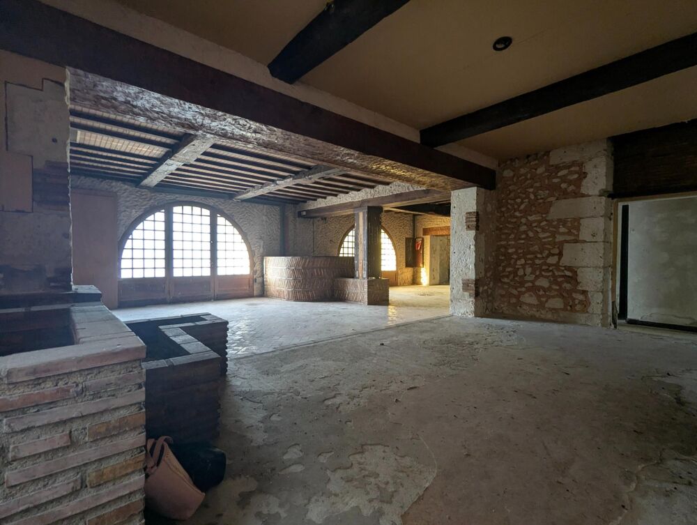 Vente Maison Ensemble de caractère à fort potentiel - Bâti historique de plus de 400m2 sur terrain de 2160m2. Neuvic