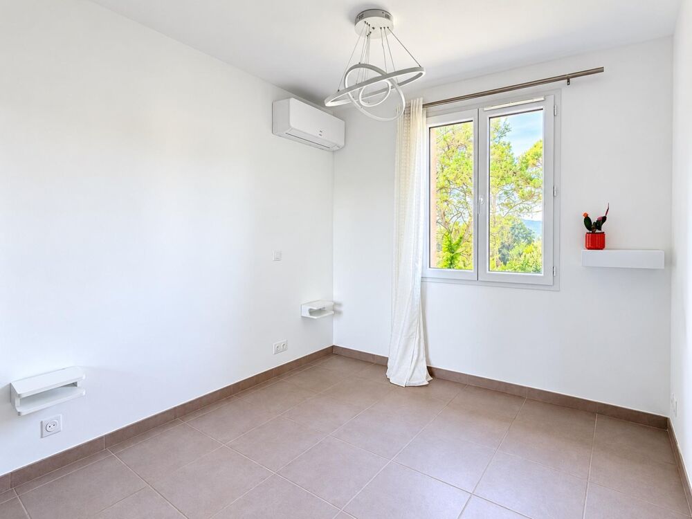 Vente Maison Villelaure – Maison récente avec piscine et trois chambres dans le Luberon Villelaure