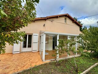 Vente Maison Maison de plain-pied avec jardin, garages et beau potentiel Villeneuve-sur-lot
