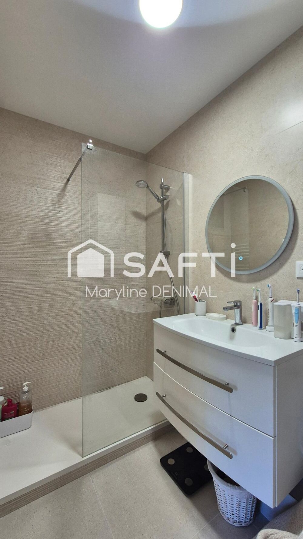 Vente Appartement 4 pièces au dernier étage, terrasse et vue dégagée en plein centre ville ! Saint-raphael