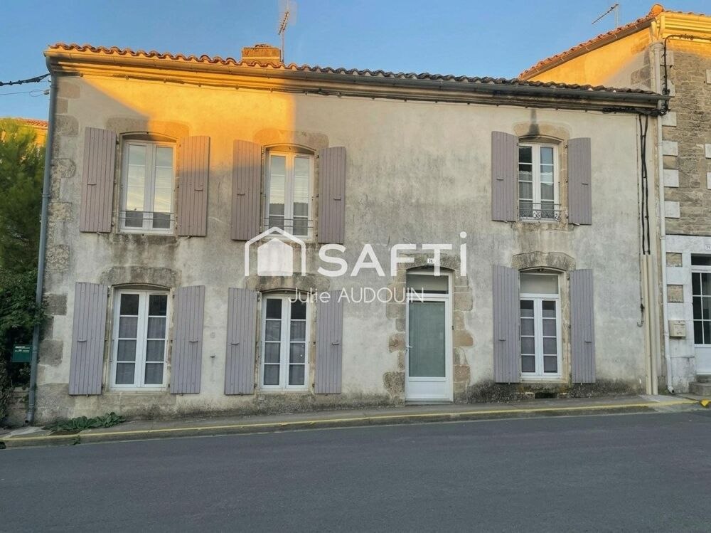 Vente Maison Cœur d'Aulnay-de-Saintonge - Charmante maison de ville de 114 m² avec cour et dépendance Aulnay