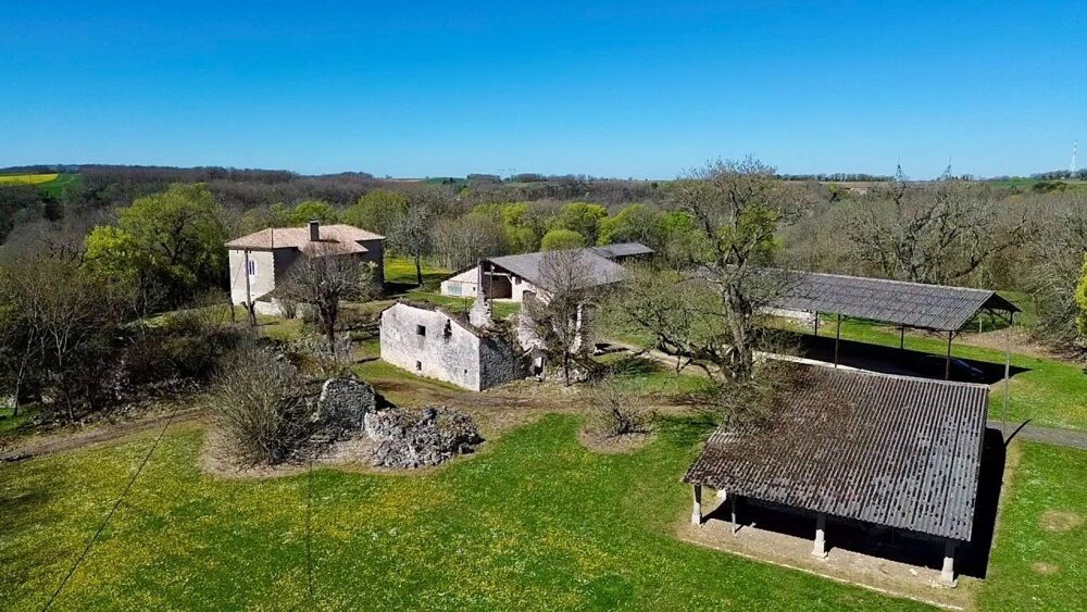 Hameau en pierres au calme, charme et nature.