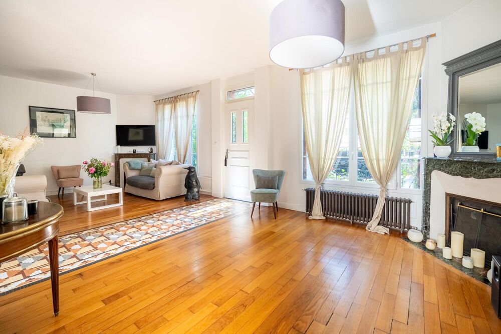 Jolie Meulière, plein centre, de 205 m² habitables