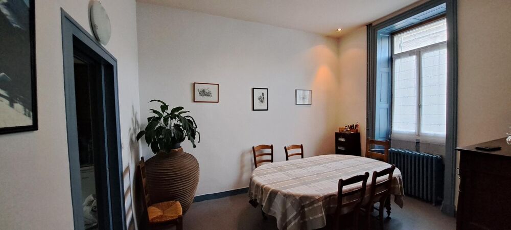 Maison en pierres de 148m2 plus dépendance de 55m2