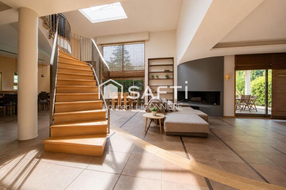 Vente Maison Villa d'architecte avec piscine intérieure de 320 m2 La queue-en-brie