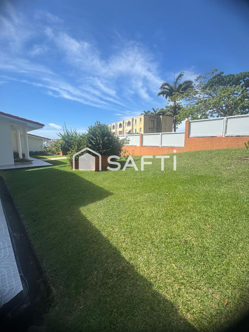 � vendre  Maison Sch�lcher (97233)