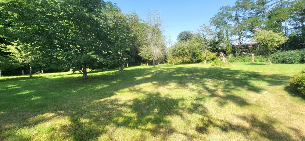 Propriété rare avec deux maisons sur 9 000 m²