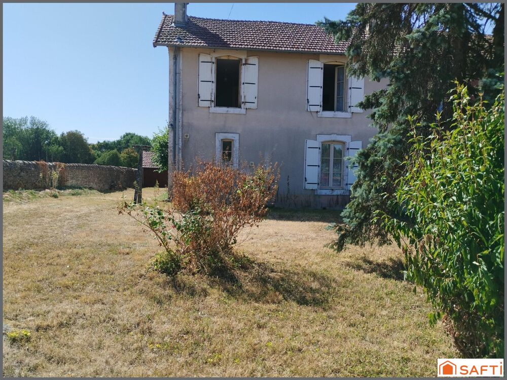 Ensemble en pierre avec cour et dépendances