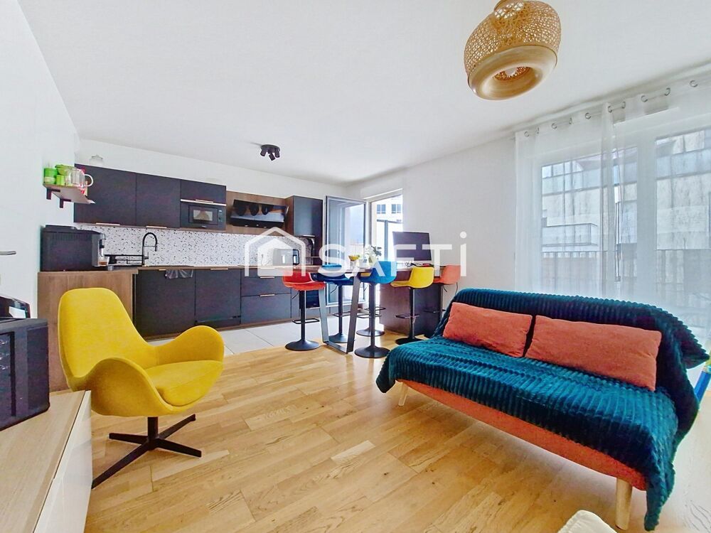 Vente Appartement Duplex aux derniers étages avec terrasse, à deux pas du RER A et E Fontenay-sous-bois