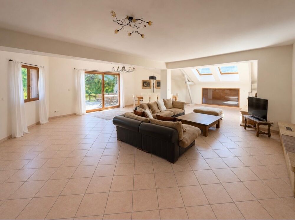 Vente Maison Propriété familiale à St-Sulpice - 540 m² utiles Saint-sulpice