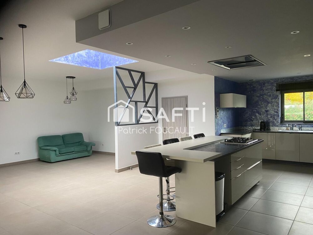 Vente Maison Belle Villa d'architecte avec piscine intérieure Lusignan
