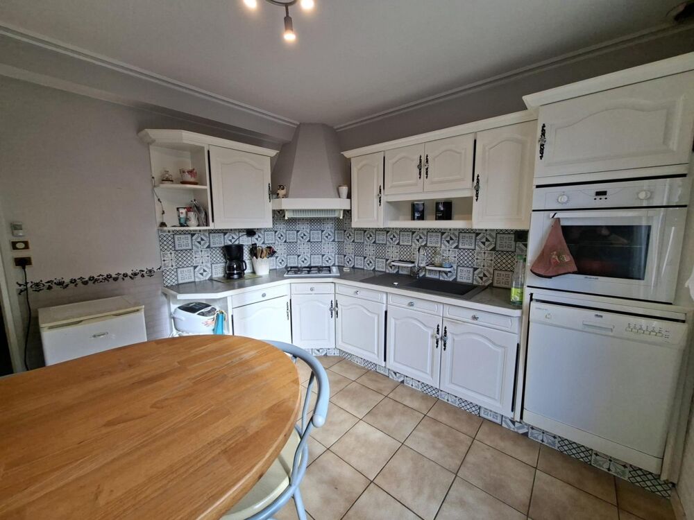 PLOUVORN  Maison familiale, 3 chambres & bureau, au calme dans un environnement verdoyant