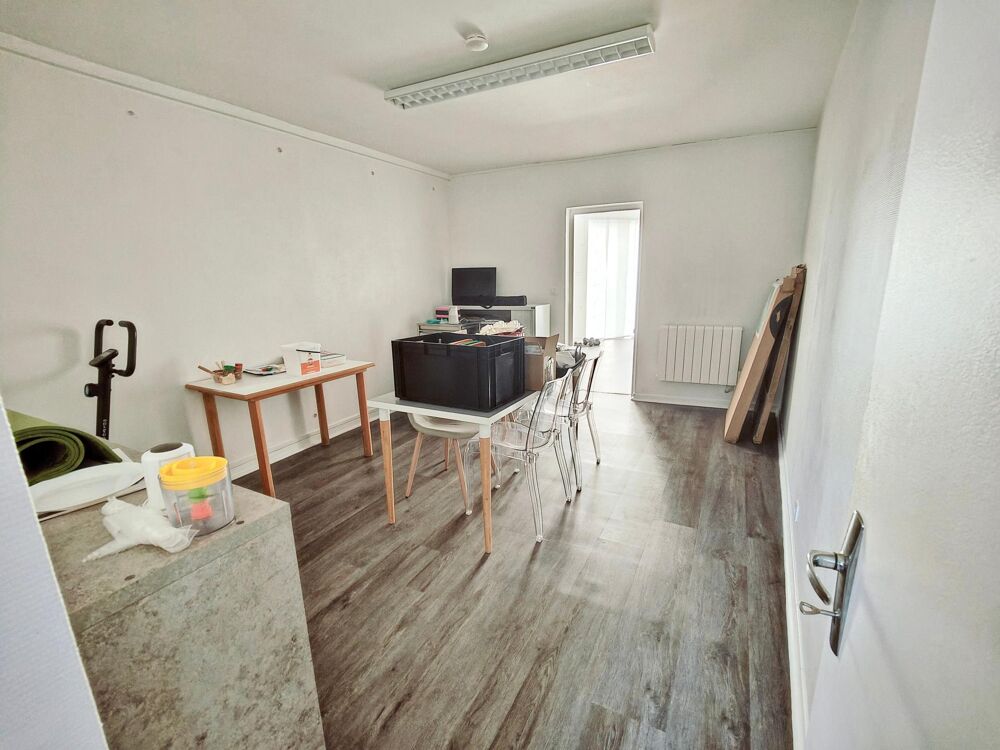 Vente Immeuble Immeuble: 2 locaux commerciaux et appartement T3 Langoiran