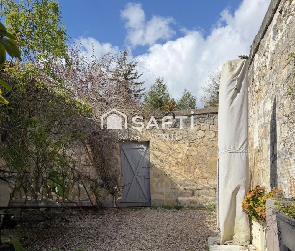 A SOISSONS 02, MAISON DE VILLE DE 179 M2 AVEC 4 CHAMBRES, PARKING ET CAVE SUR TERRAIN DE 151 M2.