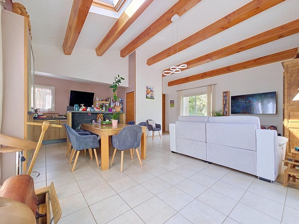 Vente Maison Une superbe villa contemporaine de 170 m² avec accès privé à la rivière, sur 2 288 m² de terrain. La tour-sur-orb