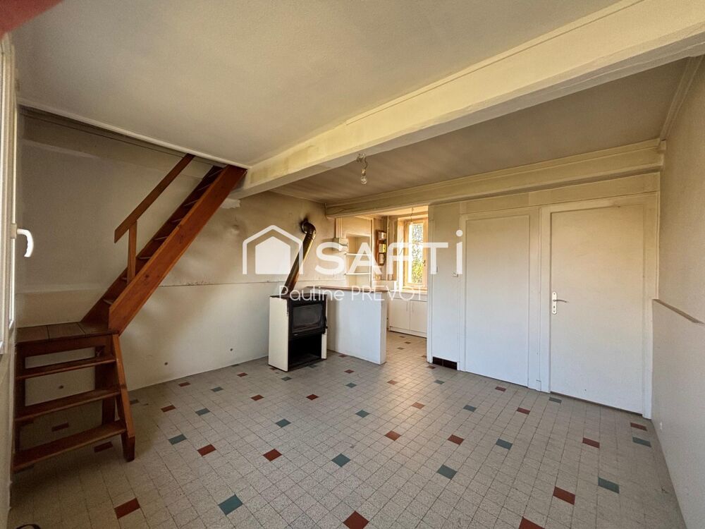 Maison de campagne avec vue dégagée, 3 chambres et beau potentiel.