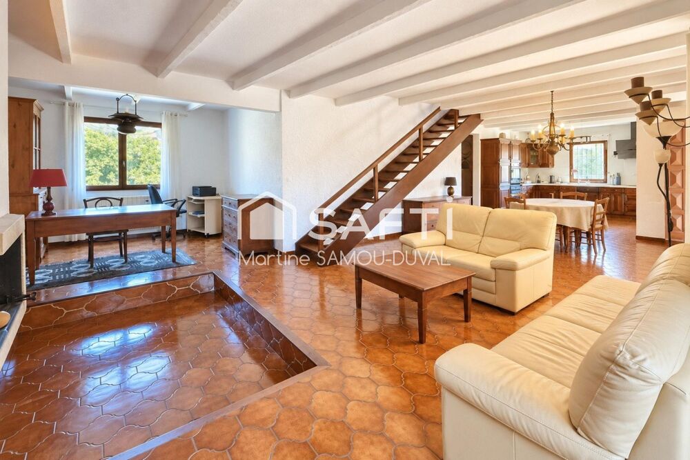 Vente Maison Maison familiale de 152m2 sur un terrain 580m2, beaux volumes et fort potentiel Six-fours-les-plages
