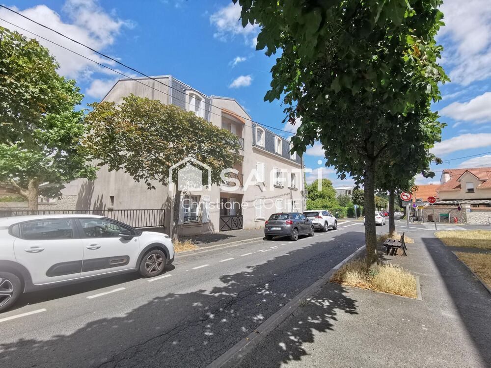 Très bel appartement T3 proche gare de Melun à pied avec balcon, cave et box en s/sol