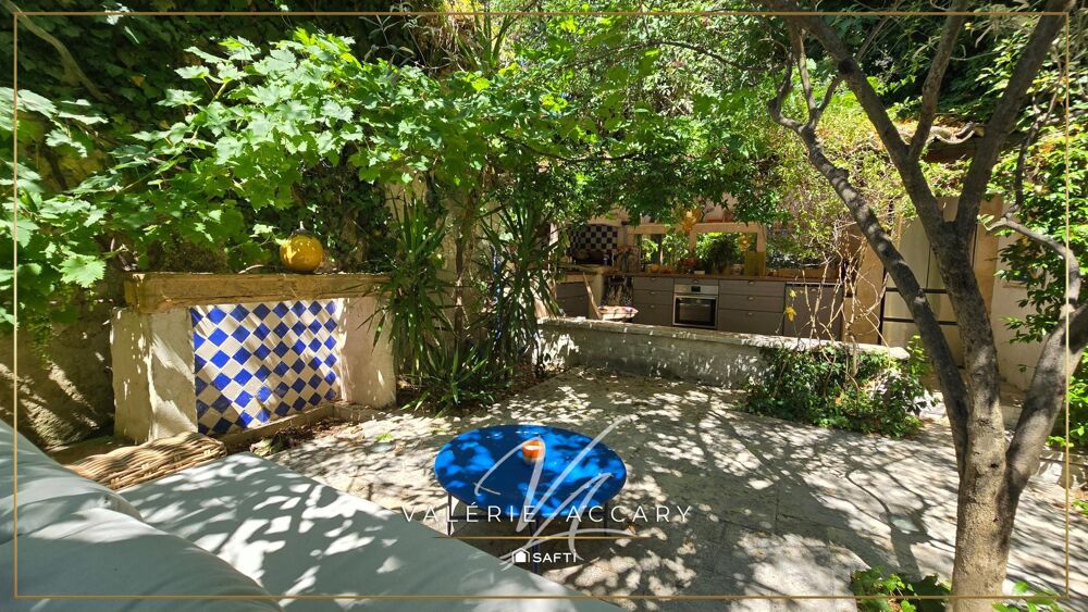 La Roquebrussanne : Maison de 441 m² au coeur du village, 5 chambres, appartement T2...terrain de 294 m².