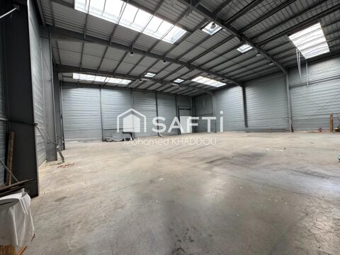   700 m² d'opportunités pour développer votre activité dans un emplacement stratégique. 