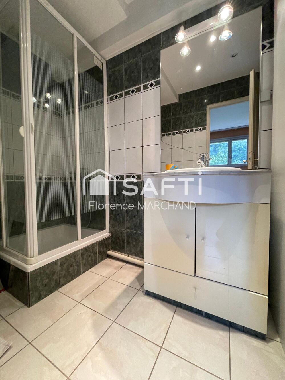 Vente Appartement LA GENETTE APPT T2 OU LOCAL PROFESSIONNEL La rochelle