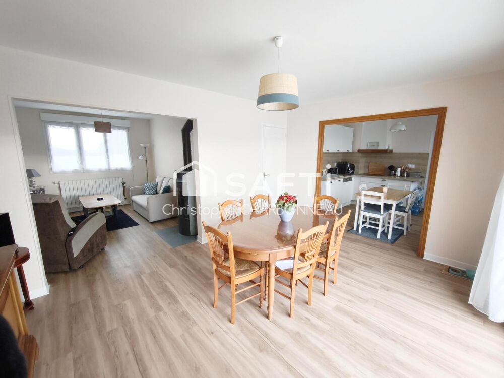 MAISON SPACIEUSE RENOVEE DE 8 PIECES A SAINT SENIER SOUS AVRANCHES